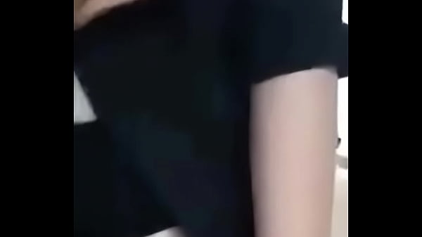 Nữ tiếp t&acirc;n spa lộ clip nhạy cảm tại cầu thang nam ch&iacute;nh trong clip kh&ocirc;ng phải l&agrave; bạn trai của c&ocirc; theo như cdm đ&aacute;nh gi&aacute; khả năng l&agrave; con gi&aacute;p thứ 13 kh&aacute; cao