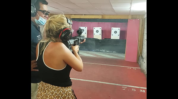 Les mains en l'air si moua ki &eacute; le pistoul&eacute; xd 