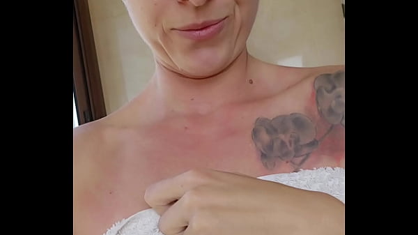 Nonton After Shower Wanna Say Hi And Show You Whats Underneath The Towel ;) thumbnail