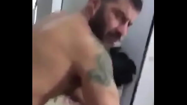 Malhado gosta de pau 