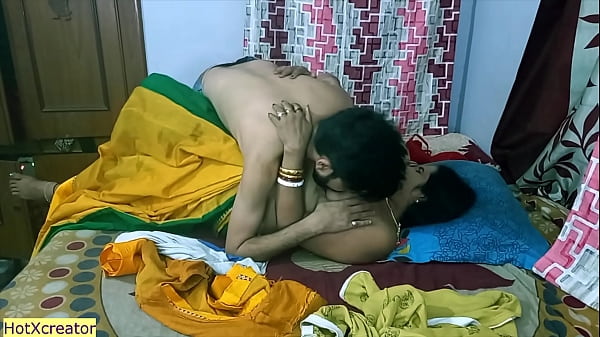 Indian hot Milf aunty vs Innocent teen New Indian_sex with hindi_audio