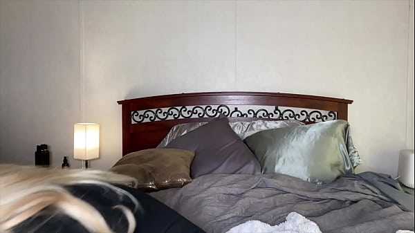 Kinky Skype With Your Stepmom thumbnail