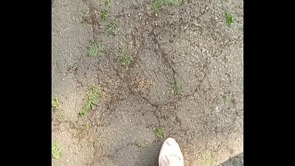 Nonton Walking On Peeptoe Shoes In Public thumbnail