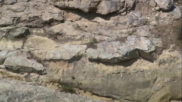 Nonton D&uuml;nne Brunette Zeigt Ihren K&ouml;rper Vor Geiler Ausasicht thumbnail