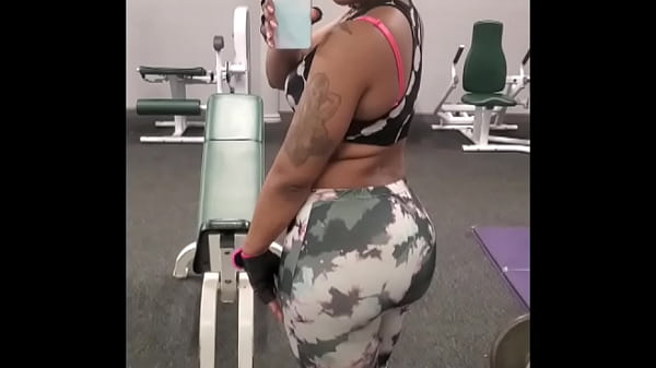 Diamond Ortega gym cellphone tease 