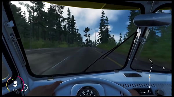 Mclaren sendo engolida por kombi