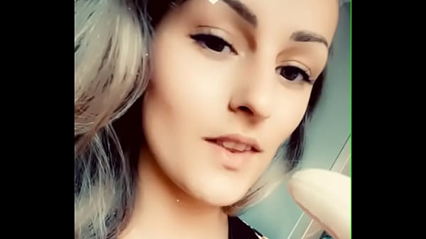 Nonton Une Bonne Banane Pour Bien Commencer La Journ&eacute;e thumbnail