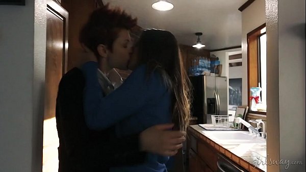 You're same as me Alice, you are_gay! - Sara Luvv, BreeDaniels - Girlsway