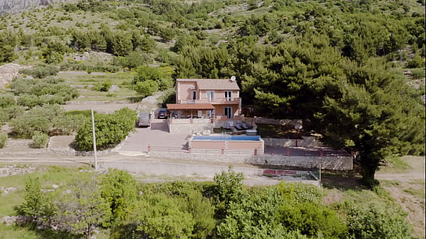 Slutty seminars chapter 1 bi hotties shalina devine and cara mella enjoy poolside strap on fun gp3357 