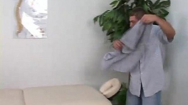 Nonton Rubbing Her The Right Way thumbnail