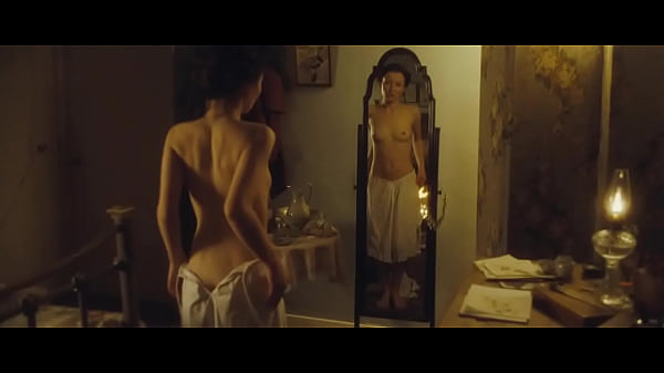 Emily Browning &ndash; Summer in February 