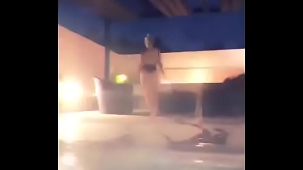 Bebe en traje de ba&ntilde;o