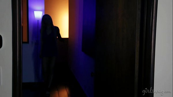 I'm not a robot,I'm organic! - Celeste Star, Alix Lynx,Serena Blair