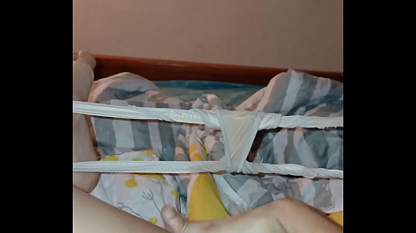 Play MP4 - Rica ma&ntilde;ana sentir mis dedos adentro de mi co&ntilde;o apretado deseando verga ma&ntilde;anera