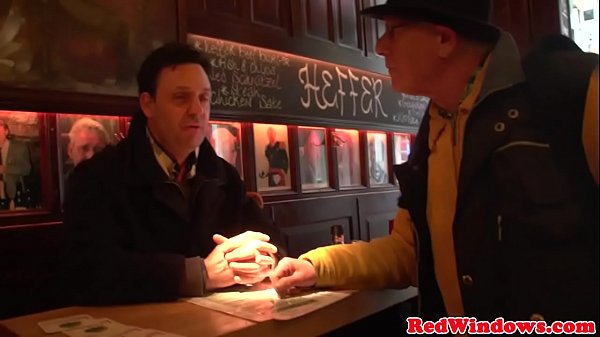 Play MP4 - Dutch hooker pussy licked by sex trip guy