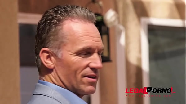 Muscular stud gets to cram insatiable latina maya bijou's pink by the pool gp692 