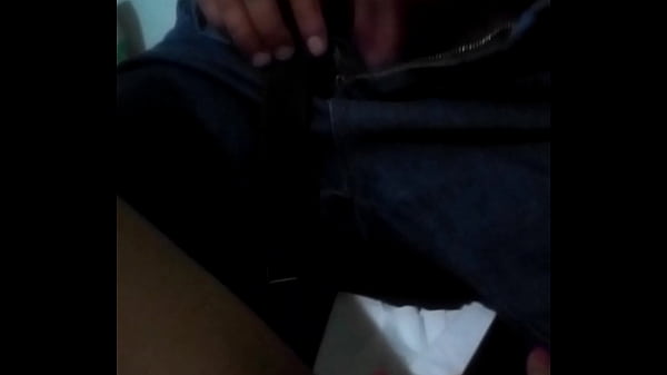 Namorados se masturbando