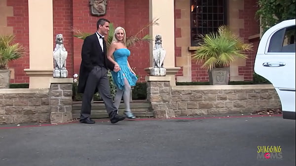 After their wedding milf and her husband get ed by a blonde who aches for an outdoors shagging 