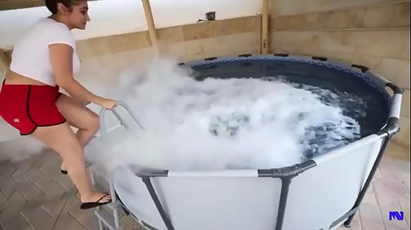 Nonton Bigboobs thumbnail