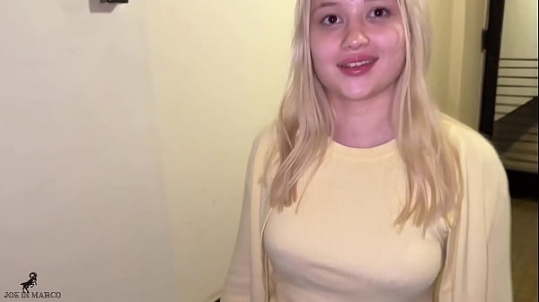 I fuck my teen blonde neighbor while I was on vacation