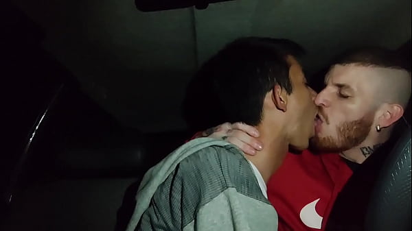 me chupou no carro 