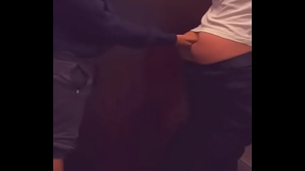 Play MP4 - El repartidor de pizza me folla sin compacion