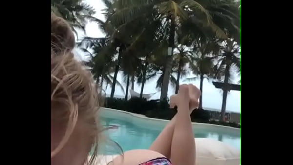 Play MP4 - Lu&iacute;sa Sonza gostosa com rab&atilde;o