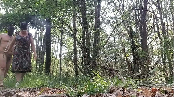 Nonton Douche En Ext&eacute;rieur Puis &agrave; La Maison thumbnail