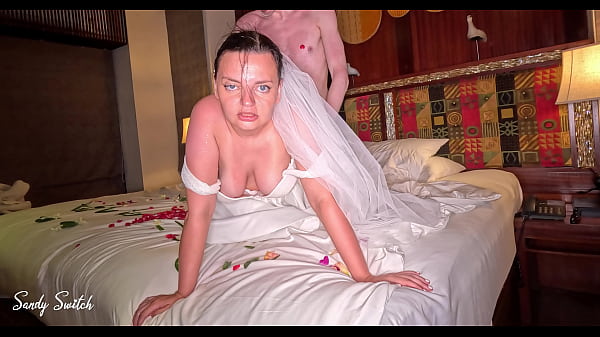 Play MP4 - Sex with the bride at a real wedding&colon; fuck me tender&comma; fuck me sweet