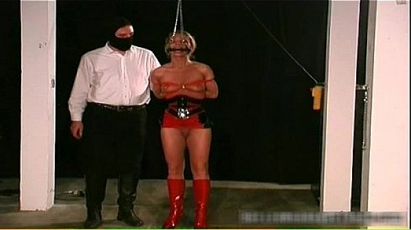 Nonton Foxy Blonde Babe Gets Bound And Spanked thumbnail