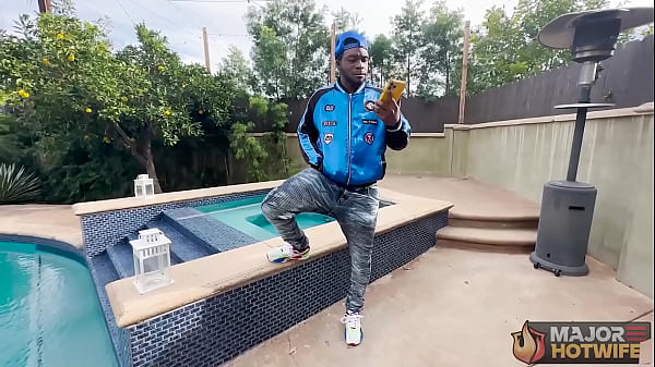 Busty redhead milf peaches gets her pussy deeply fucked by rome major 