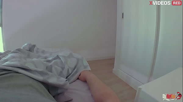 Nonton Stepmom Comes To Her Stepson To Give Him A Gift For His Birthday, She Prepares Her Ass For Him thumbnail