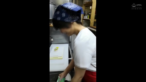 Play MP4 - 個人撮影 週6で居酒屋バイトする恋愛経験少ない苦&bigcirc;生がチ〇ポ漬けになっていく映像。爆乳Hカップ&sol;感度抜群&sol;イキ潮ダダ漏れ&sol;何でも言う事聞くドＭ&sol;あやちゃん19才　Full&srarr;https&colon;&sol;&sol;bit&period;ly&sol;3utEPcb