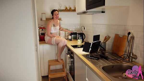 Apr&egrave;s cet &eacute;norme fail Monsieur &agrave; bien eu son caf&eacute; et il ma baiser dans ... 