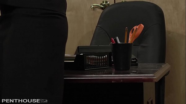 Play MP4 - Penthouse Milf India Summers Fucks in ravishing Pink Lingerie at the Office