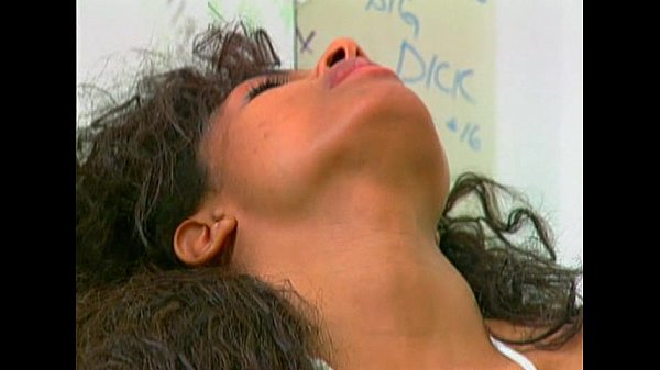 Play MP4 - Metro - Fantaies Of Persia - scene 3 - extract 1