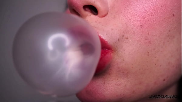 Lush lips & bubblegum 