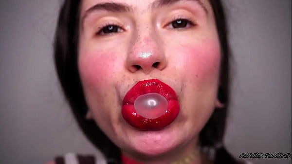 Nonton Lush Lips & Bubblegum thumbnail