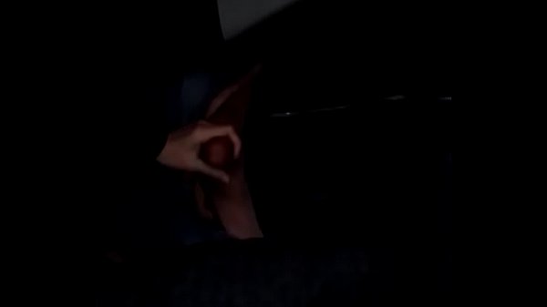 Play MP4 - Ma femme partage sur  un parking