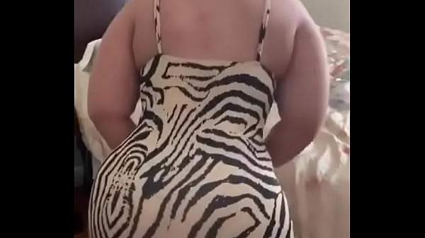 Play MP4 - Gordita prepar&aacute;ndose para recibir mi trozo de verga