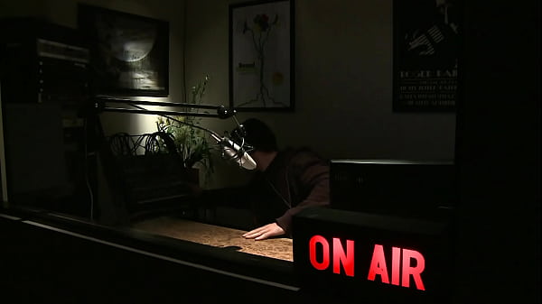 Nonton Big Boobed Blonde Brooke Belle Gets All Her Holes And Her Titties Fucked thumbnail