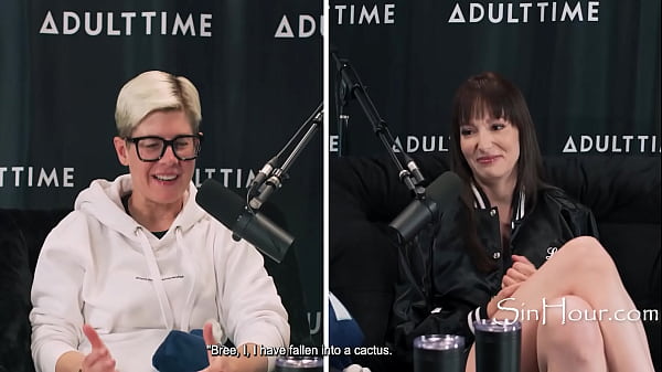 She Knows All Her Fans Are Young Guys Looking For A HOT Step Mom 