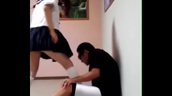 金蹴り24　タマ責め 