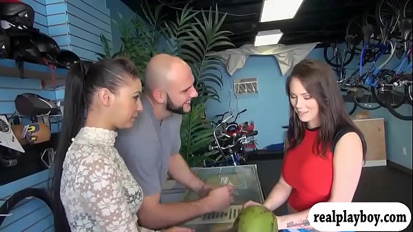 Play MP4 - Big juggs tattooed woman fucked for cash