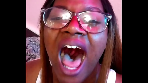 Naejae gets turned_on listening to_models film