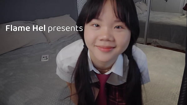 Nonton Stepdaddy Loves To Lick My Pretty Little Pussy thumbnail