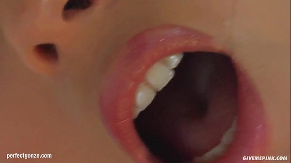 Play MP4 - Veronika showing her fingering skill on Give Me Pink with passion