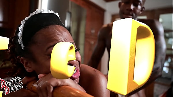 Nonton Bubble Butt Baddie Bae Dread Cleans A Dick Just As Good As A House thumbnail