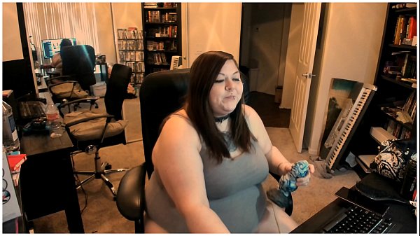 Afternoon fuck with a giant dragon dong