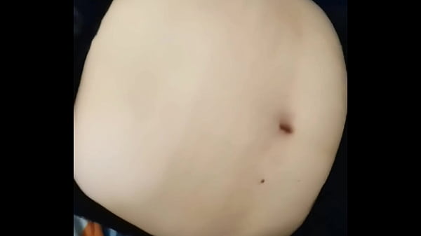 I love exploring a milf girl's navel 